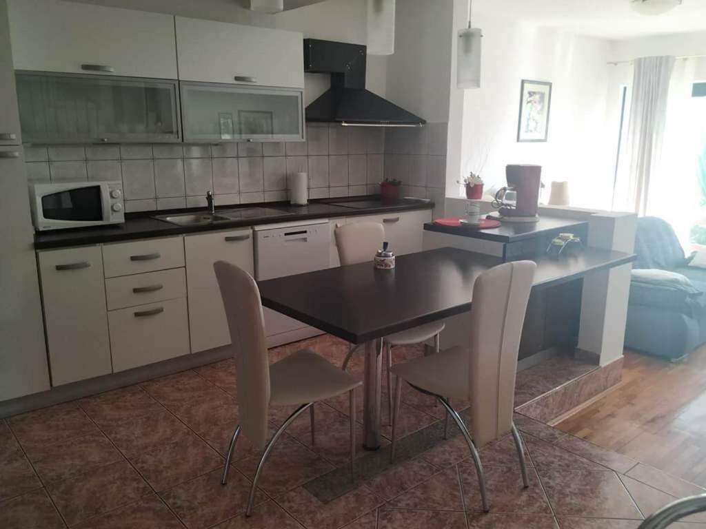 Apartmani Deleut Новий Винодольський Екстер'єр фото